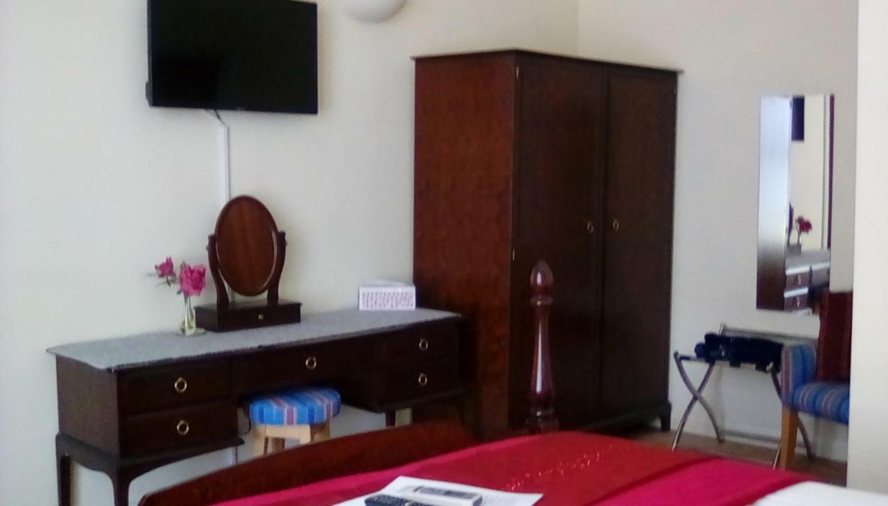 Oaklands House - Adults Only Hotell Brading Eksteriør bilde